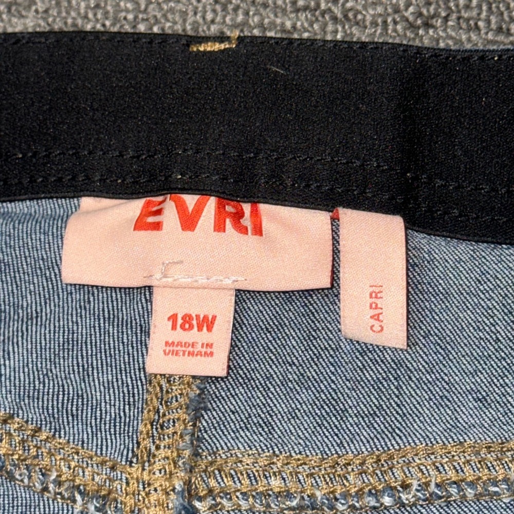 Evri Capri Jeans Dark Wash Stretch Elastic Waist Denim Cropped Pants Womens 18W - Picture 4 of 9
